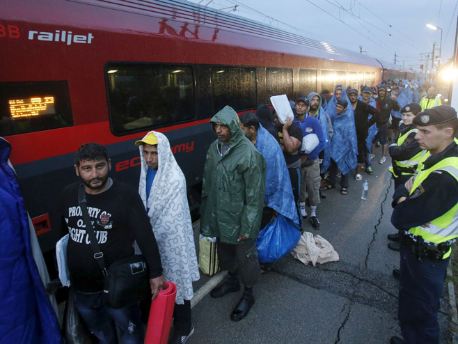 Izbjeglice   (Foto: oslobođenje portal) - 