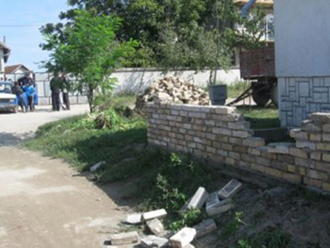 Apatin - zid koji je srušio bombaš - Foto: blic.rs