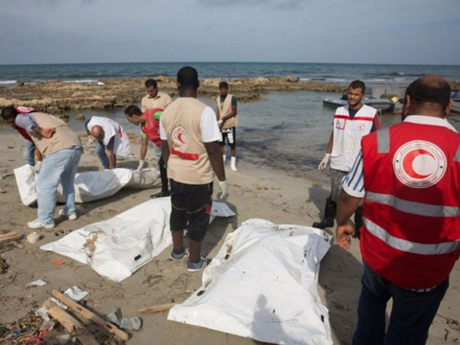 More izbacilo leševe migranata na obale Libije (arhiva) - Foto: AFP