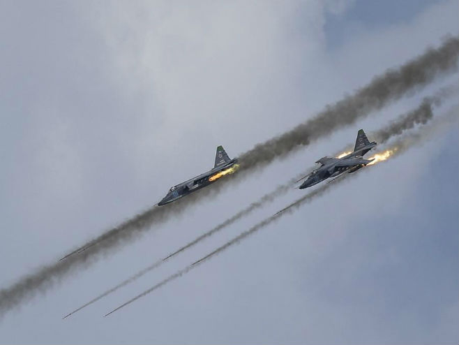 Ruski borbeni avioni (foto: Twitter @RT_com) - 