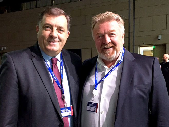 Predsjednik RS Milorad Dodik i prvi potpredsjednik VTB banke Vasilij Titov - Foto: RTRS