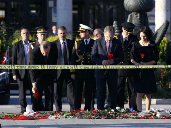 Erdogan odao počast žrtvama eksplozije - Foto: AP