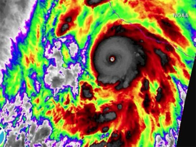 Uragan (Foto: NOAA/CNN) - 
