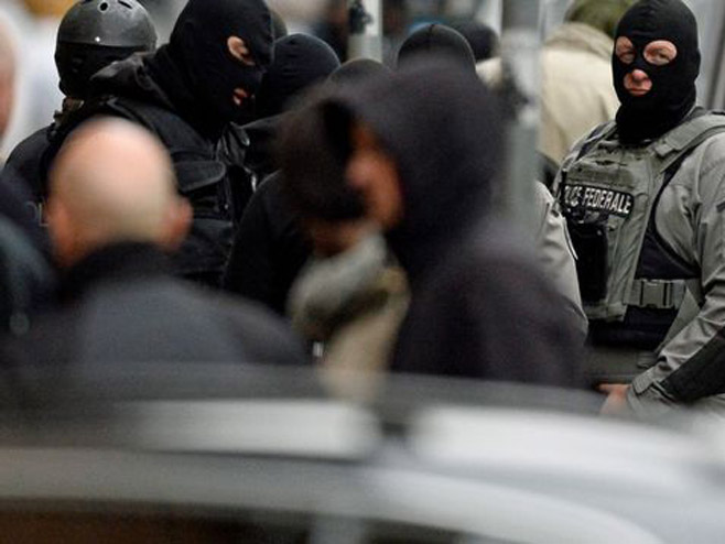 Hapšenje u Parizu (Foto:static.lexpress.fr) - 