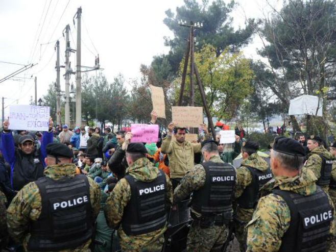 Protest migranata u Đevđeliji - Foto: TANЈUG