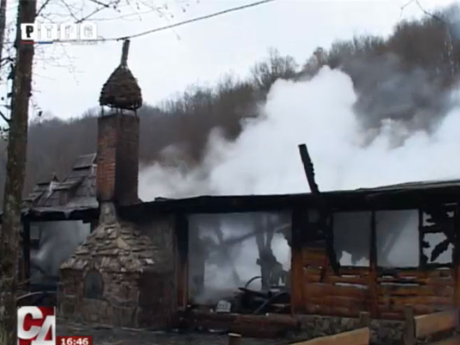 Požar u etno selu Kotromanićevo kod Doboja - Foto: RTRS