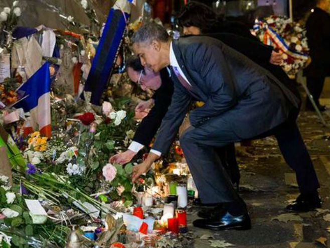Obama i Oland odali poštu ubijenim u Parizu - Foto: AP