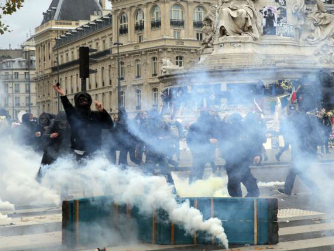 Protest u Parizu - Foto: AP