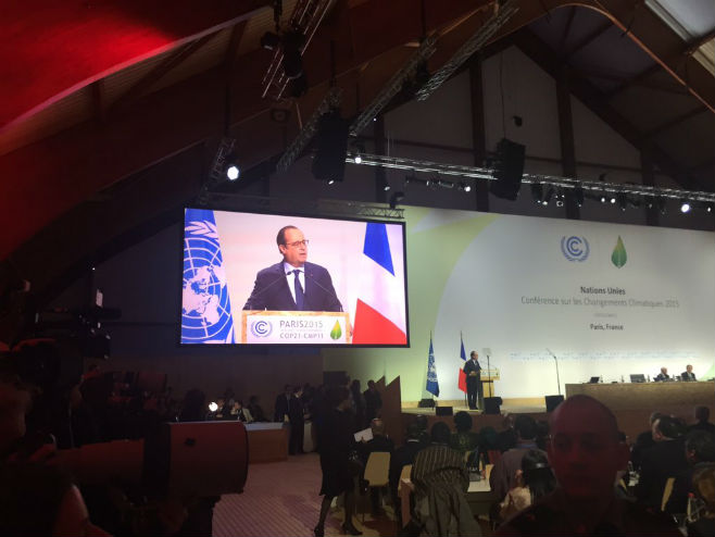 Oland na samitu o klimi (foto: Twitter @COP21en) - 