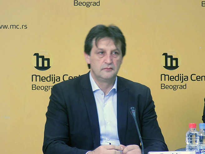 Bratislav Gašić na pres konferenciji - Foto: SRNA