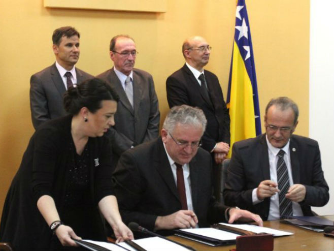 FBiH: Potpisivanje kolektivnog ugovora (foto: Fena) - 