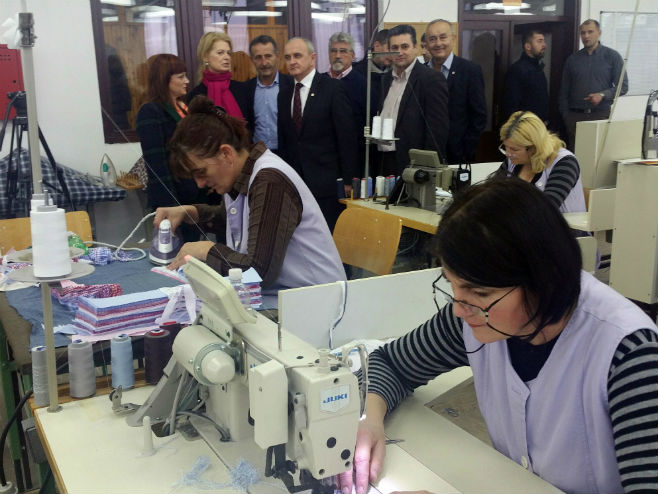 Đokić i Varezi u posjeti Tekstilnoj fabrici "Јavor" - Foto: SRNA