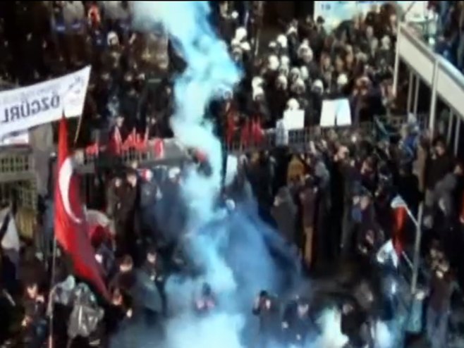 Istanbul - protesti - Foto: Screenshot