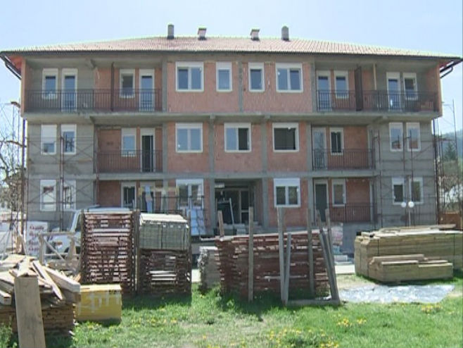 Rogatica:Zgrada za 14 porodica poginulih boraca i RVI - Foto: RTRS