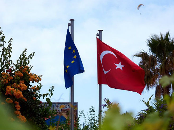 Zastave EU i Turske (foto: © Sputnik/Aleksej Daničev) - 