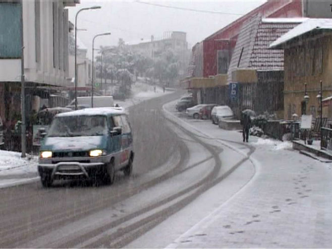 Snijeg u Mrkonjić Gradu - Foto: RTRS