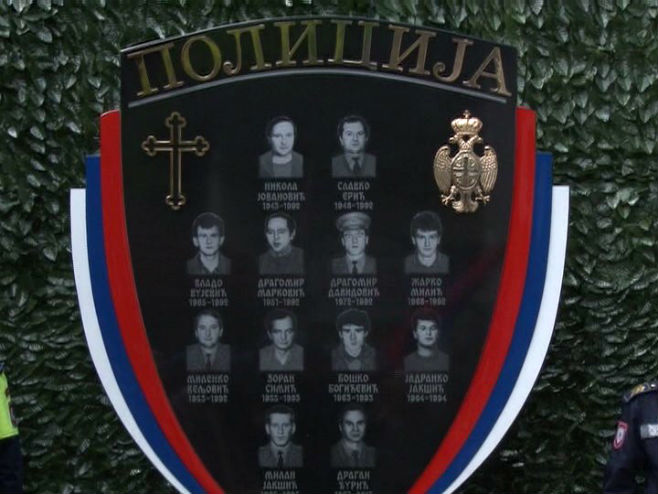 Zvornik: Spomenik ubijenim pripadnicima MUP-a - Foto: RTRS