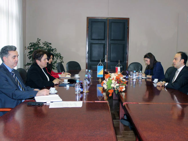 Marina Pendeš sa ambasadorm Egipta u BiH Јaserom El Atavijem - Foto: SRNA