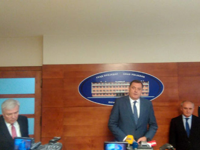 Dodik, Pavić i Đokić u Prijedoru - Foto: RTRS