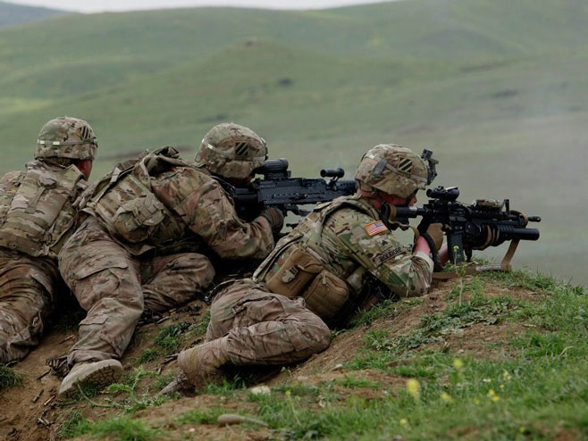 Američki vojnici                       ( AP Photo/ Shakh Aivazov) - 