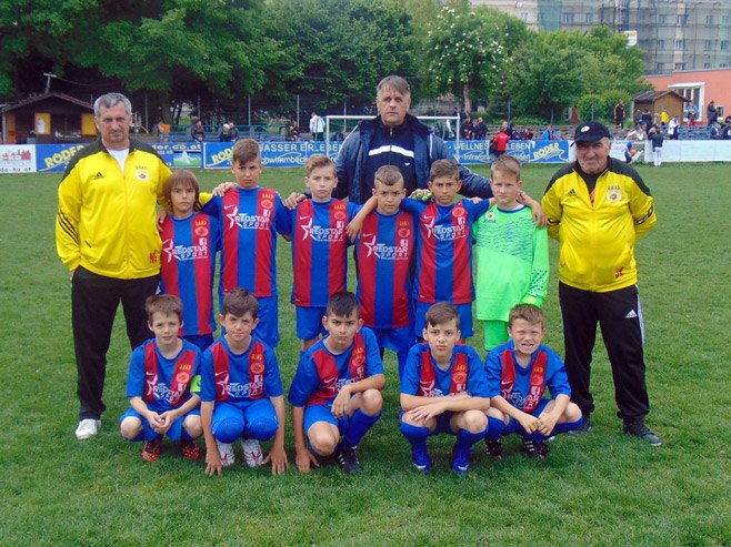 Selekcije Škole fudbala "BAAP evrogol" iz Pelagićeva u Beču - Foto: SRNA