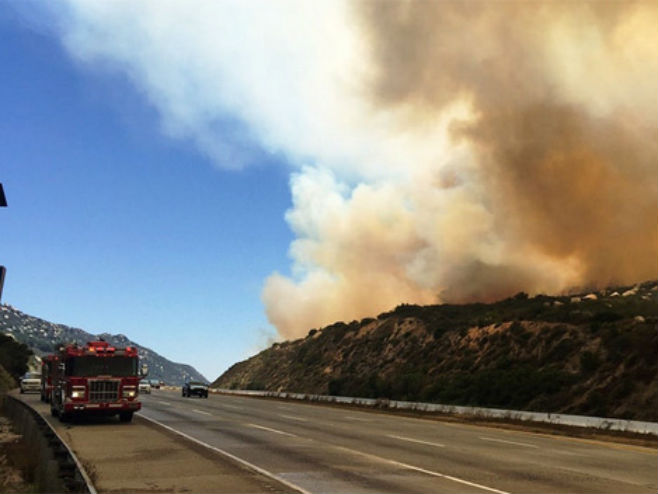 Požar SAD (foto: CAL FIRE/Riverside County Fire Department) - 