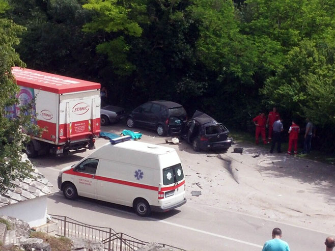 Saobraćajna nesreća u mjestu Dobrič kod Š. Brijega - Foto: klix.ba