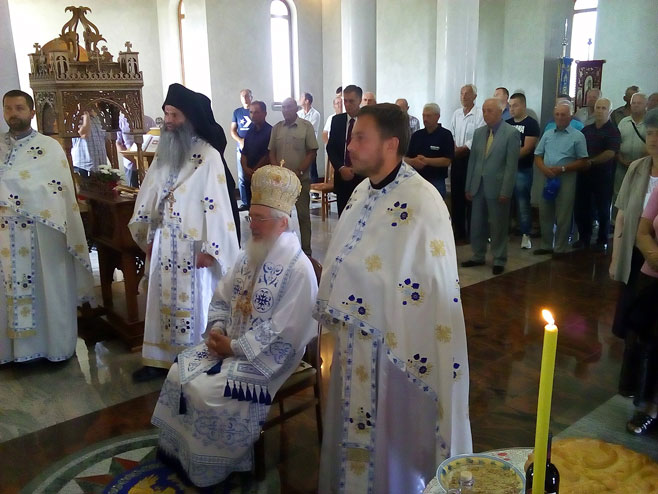 Duga Njiva/Modriča - Sveta arhijerejska liturgija u Manastiru Svetog velikomučenika cara Lazara - Foto: SRNA