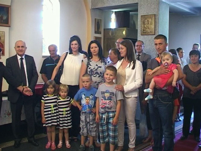 Krštenje djece porodice Gajić - Foto: RTRS