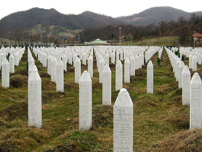 Memorijalni centar u Potočarima, Srebrenica (Foto: ikipedia/Michael Büker) - 