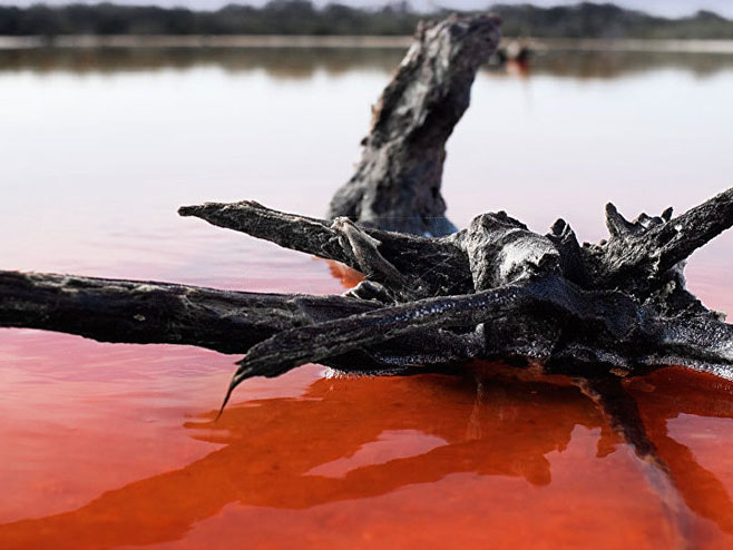 Crveno jezero (Foto: Flickr/Renzo Borgatti) - 