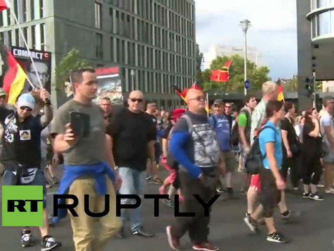 Demonstracije protiv Angele Merkel - Foto: Screenshot