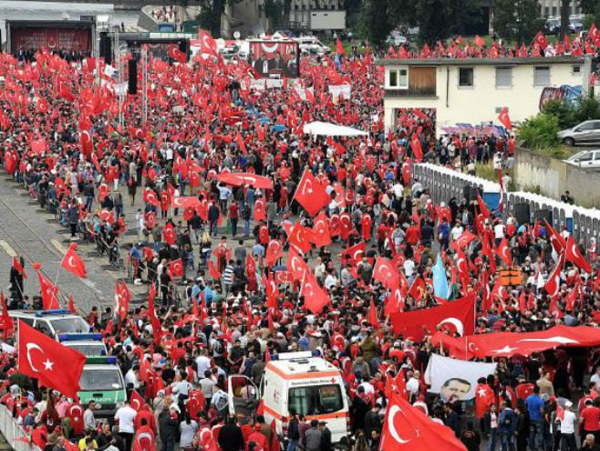 Erdoganove pristalice u Kelnu - Foto: Getty Images