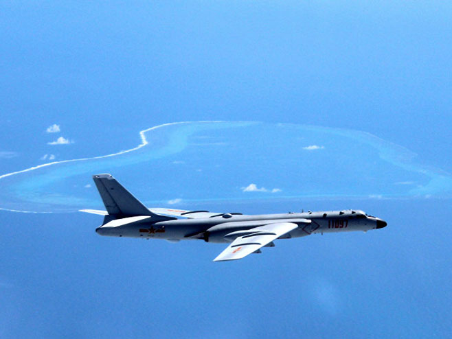 Kineski bombarder   (Foto:AP Photo/ Xinhua) - 
