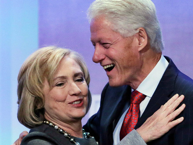 Bil i Hilari Klinton - Foto: AP