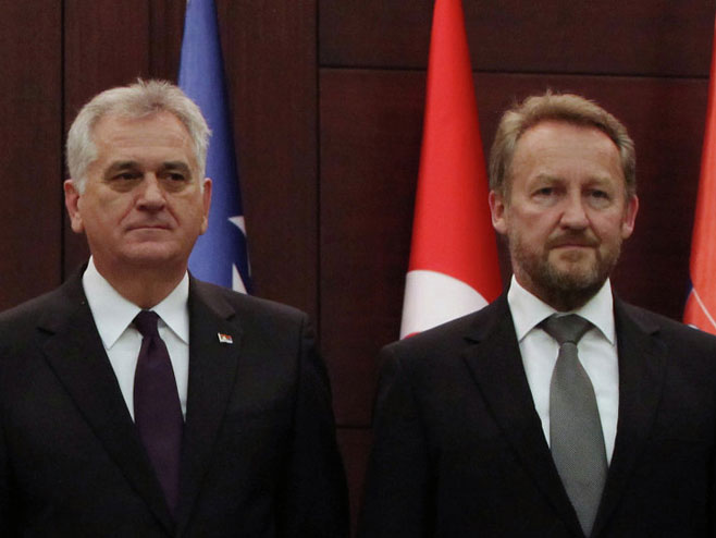 Tomislav Nikolić i Bakir Izetbegović - Foto: AP