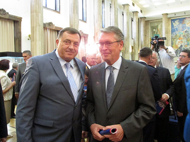 Milorad Dodik i Aleksandar Čepurin - Foto: SRNA
