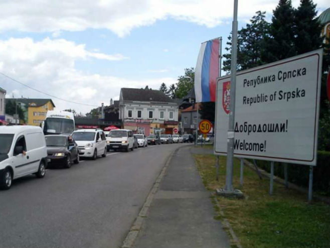 Zastava Srpske na graničnom prelazu (foto: glassrpske.com) - 