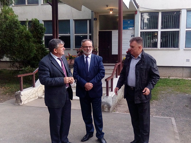 Ministar Malešević u posjeti Gradišci - Foto: SRNA