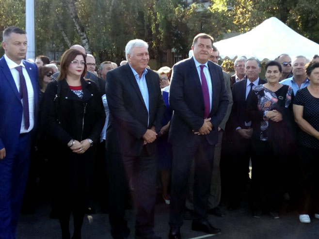 Dodik na otvaranju nadvožnjaka u Prijedoru - Foto: RTRS