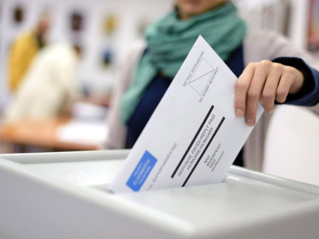 Mađarska - referendum (Foto: epa/Istvan Biro) - 