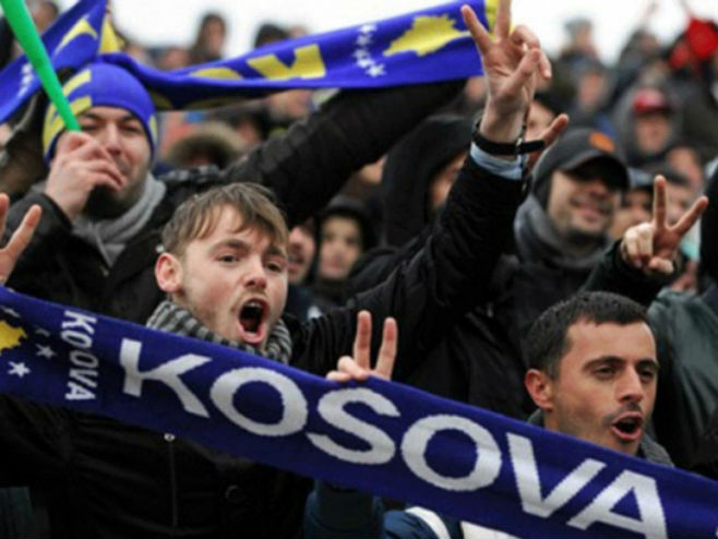 Navijači Kosova (izvor: Nezavisne) - 