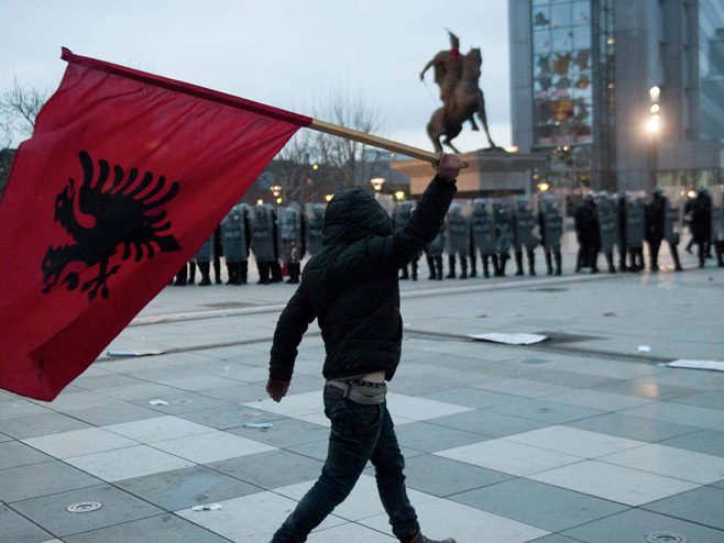 Albanci protestuju u Prištini - Foto: AFP