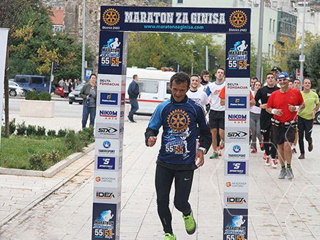 Nikolić istrčao maraton za Ginisa - 