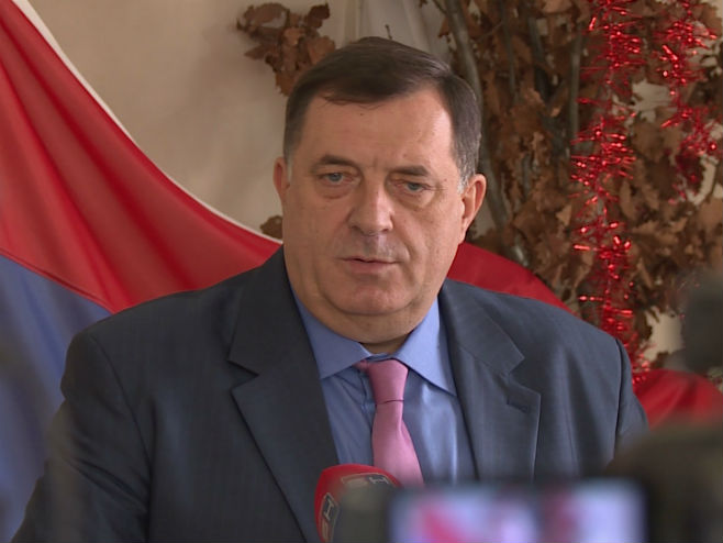 Milorad Dodik na prijemu u Kasarni Kozara - Foto: RTRS