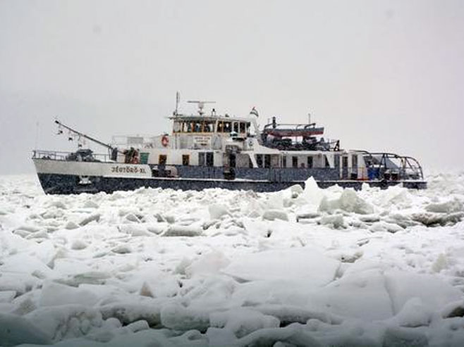Oslobođen mađarski ledolomac na Dunavu (Foto: RAS Srbija) - 