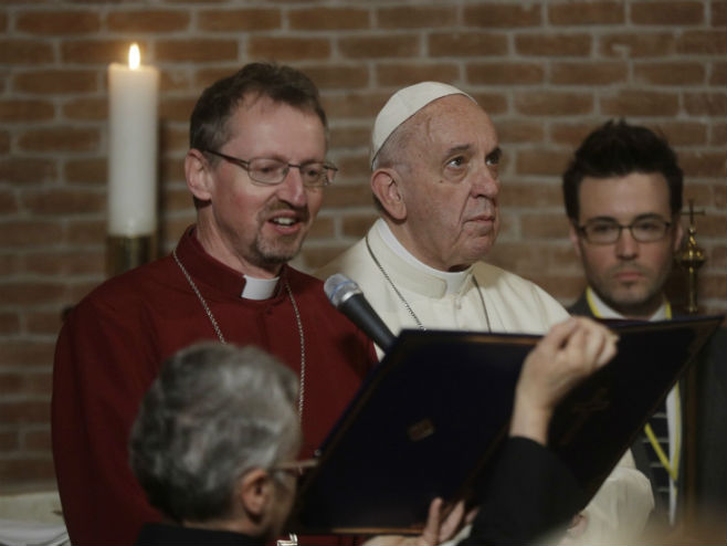 Papa Franjo u anglikanskoj crkvi u Rimu - Foto: AP
