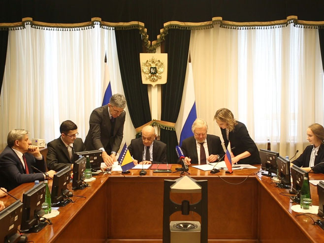Moskva: Potpisivanje Sporazuma o isplati klirinškog duga  (Foto:centralna banka) - Foto: SRNA