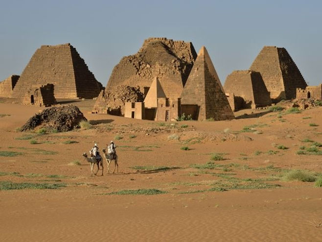 Piramide u Sudanu (foto: www.nationalgeographic.rs) - 