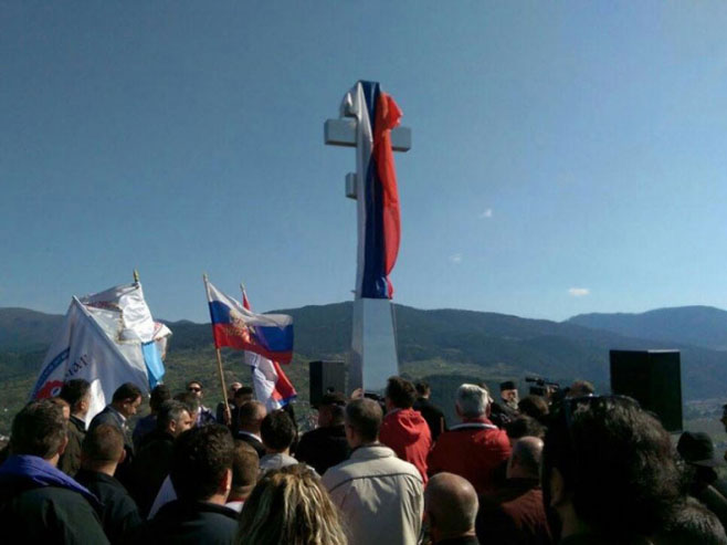 Krst u čast ruskih dobrovoljaca iznad Višegrada (Foto: N1) - 